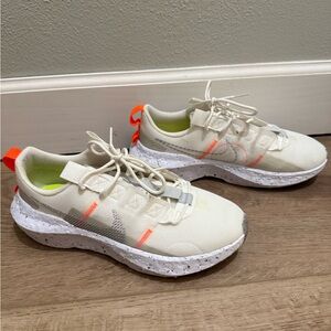 Women’s Nike sneakers